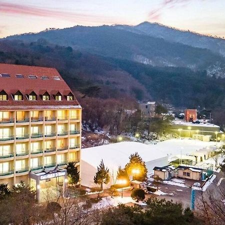 Cheongpyeong Family Hotel Капхён Экстерьер фото